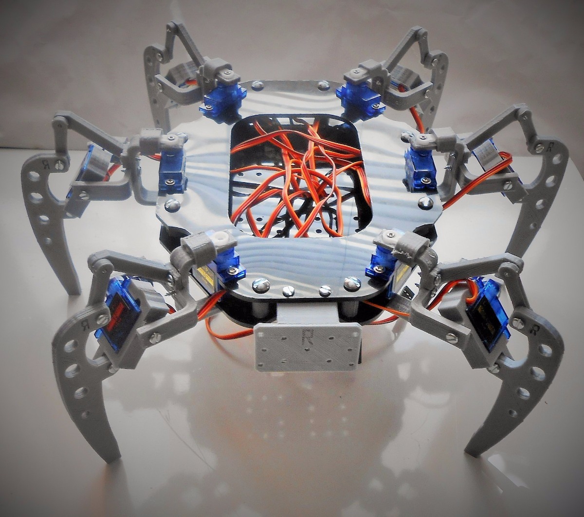 Chasis robot araña hexapodo arduino pla tornilleria