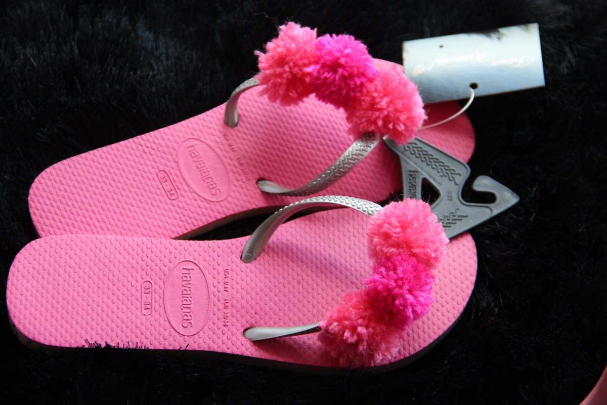 chinelos-havaianas-flat-de-pompom-personalizados-3334-D_NQ_NP_592905-MLB25074122051_092016-F