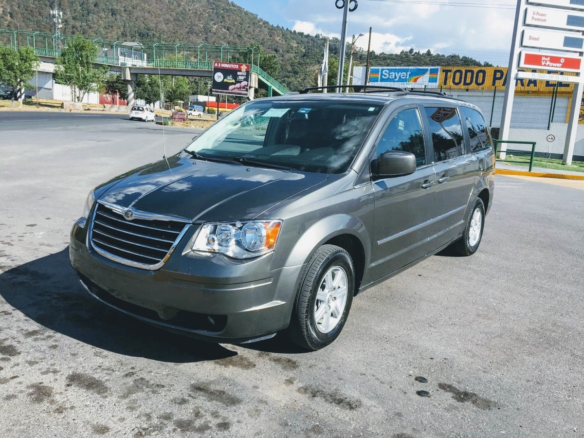 Chrysler Town & Country 3.8 Limited Mt 2010 147,000 en