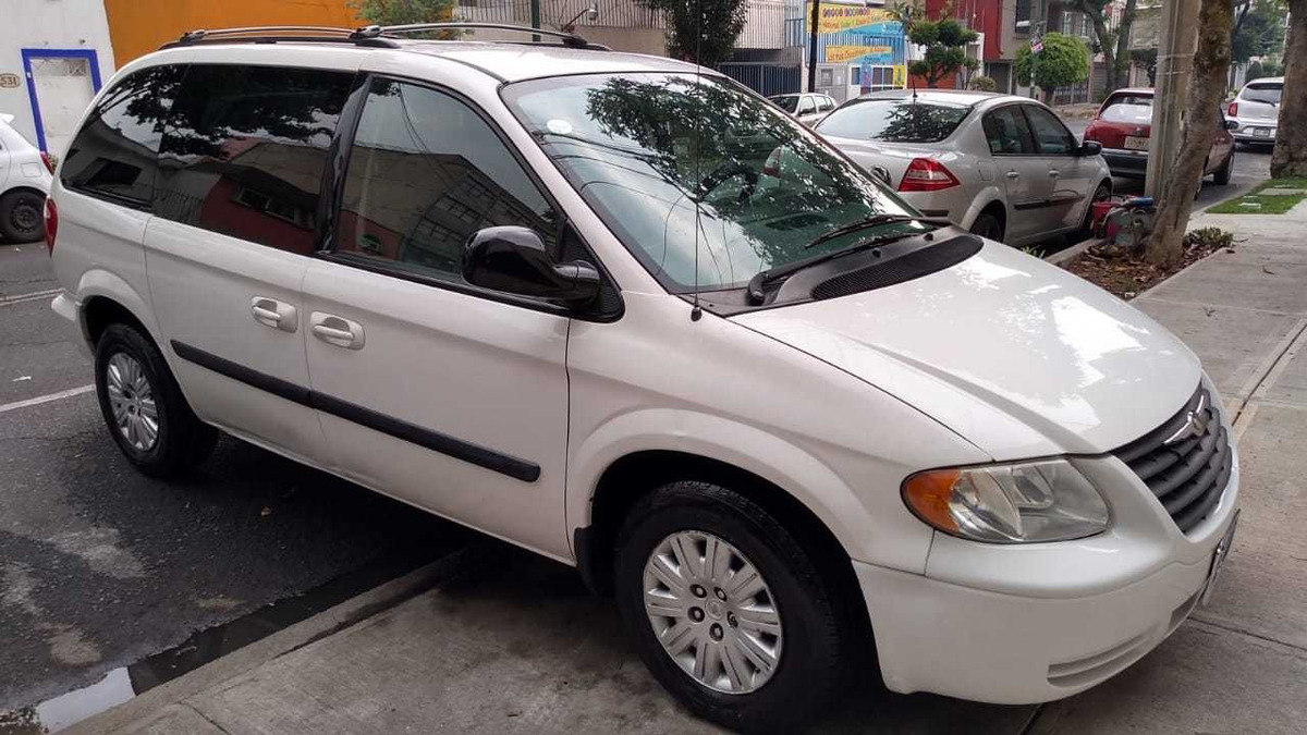 chrysler voyager 2008 precio