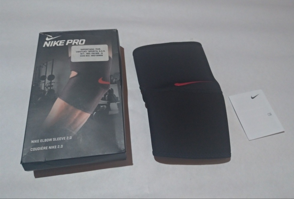 Codera Ortopédica Nike Pro Combat Elbow Sleeve 2.0 - $ 69.900 en Mercado  Libre
