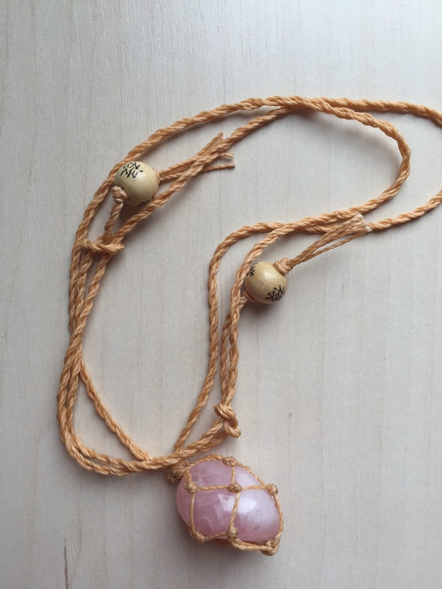 Colar De Pedra Hippie Quartzo Rosa Castroada Com Fio Bege R$ 16,00 em Mercado Livre Aparador Retro Mdf ~ Colar De Pedra Hippie Quartzo Rosa Castroada Com Fio Bege R$ 16,00 em Mercado Livre