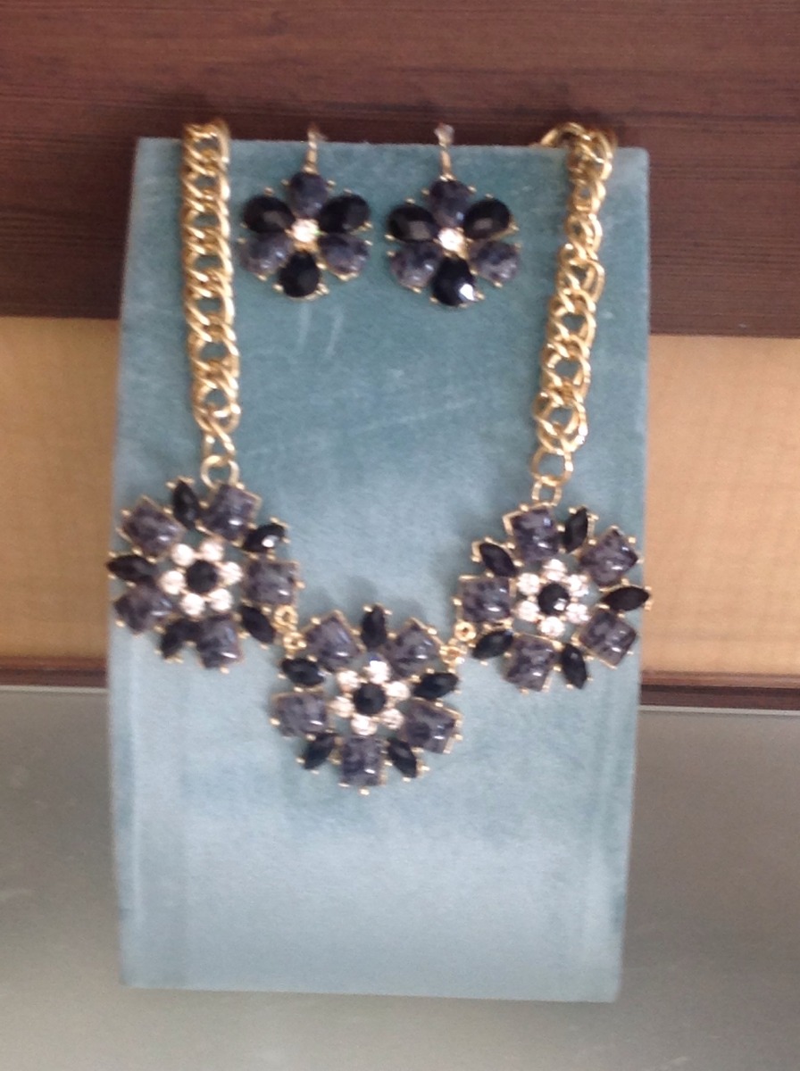 collar con aretes bisutería fina. Cargando zoom.
