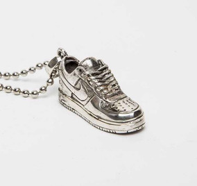 cortavientos nike plata