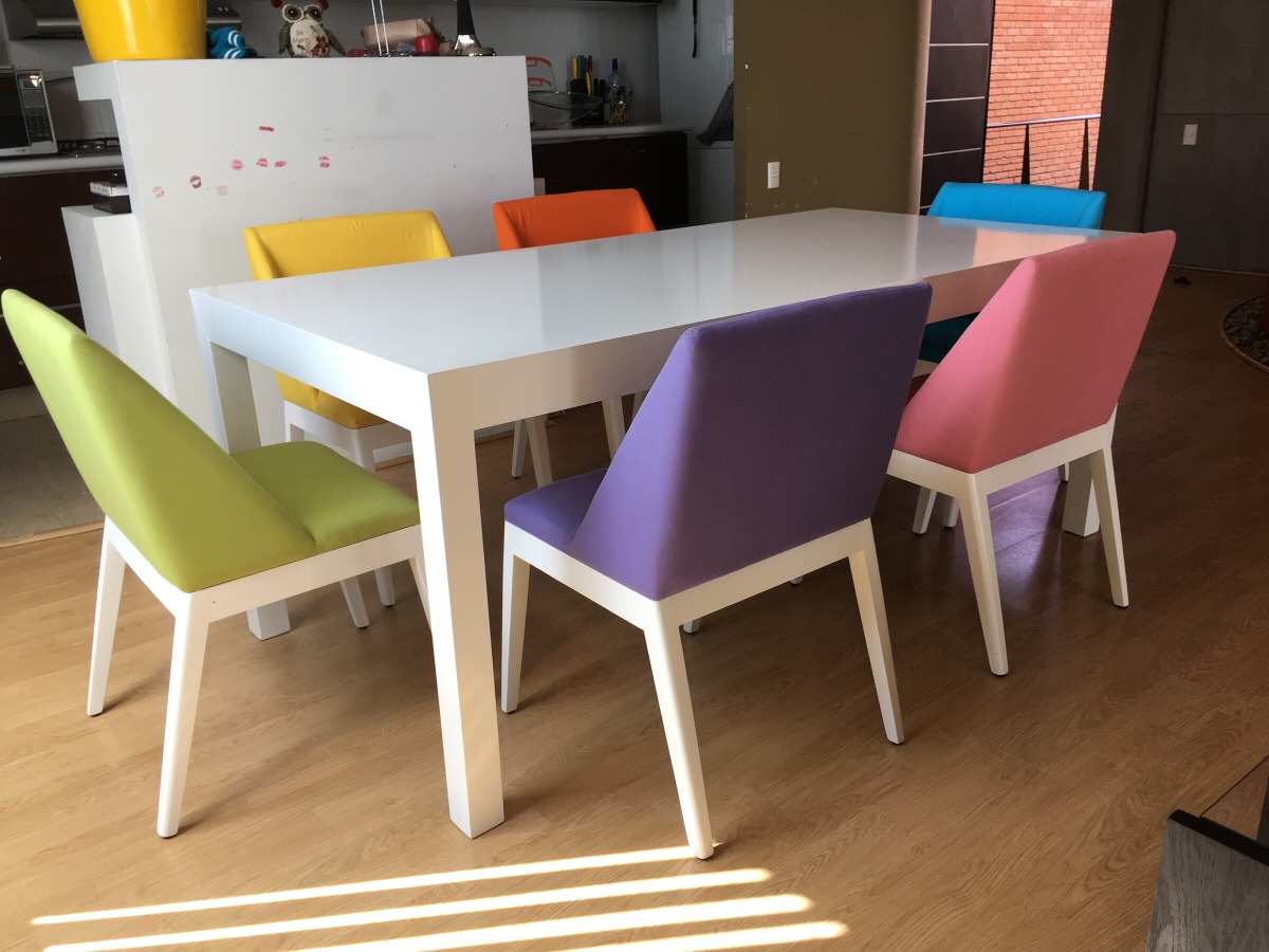 Comedor Moderno Mesa Blanca Y Sillas De Colores - $ 33,000.00 en ... Comedor Moderno Mesa Blanca Y Sillas De Colores - $ 33,000.00 en ...