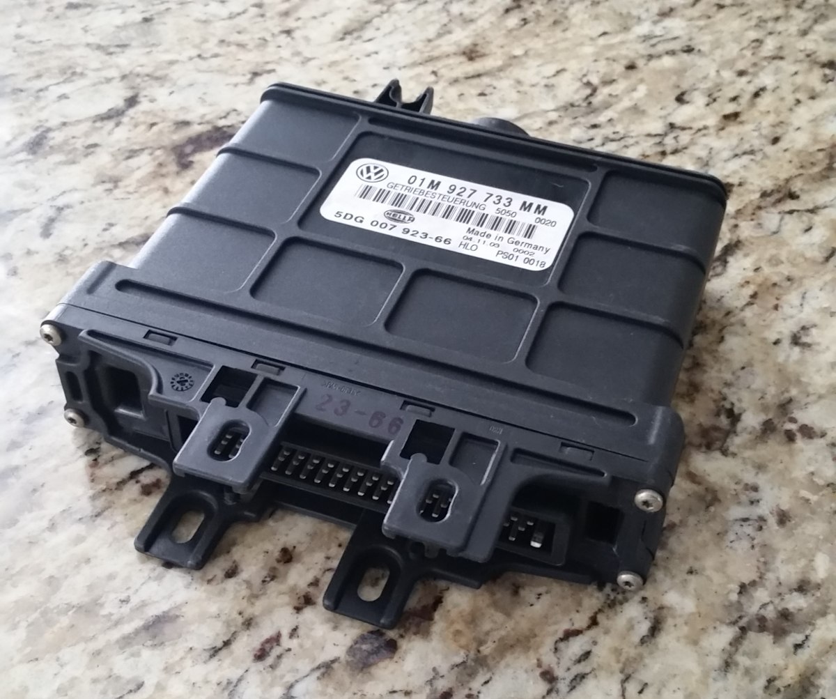 Computadora Tcm De Transmision 01m 927 733 Mm Jetta Golf - $ 1,700.00