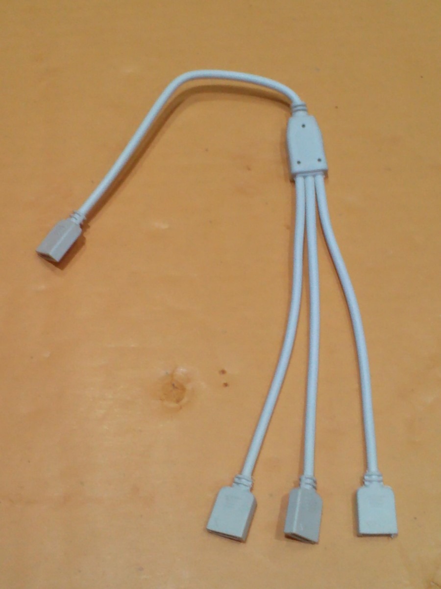 Conector Para Fita De Led Conector Femea 3 Saidas P/ Fitas De Led Rgb Smd 5050 3528 - R$ 8,00 em