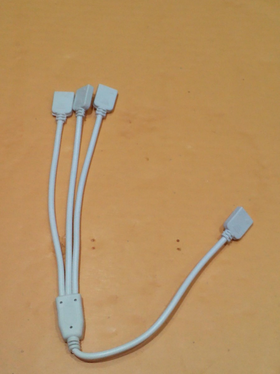 Conector Para Fita De Led Conector Femea 3 Saidas P/ Fitas De Led Rgb Smd 5050 3528 - R$ 8,00 em