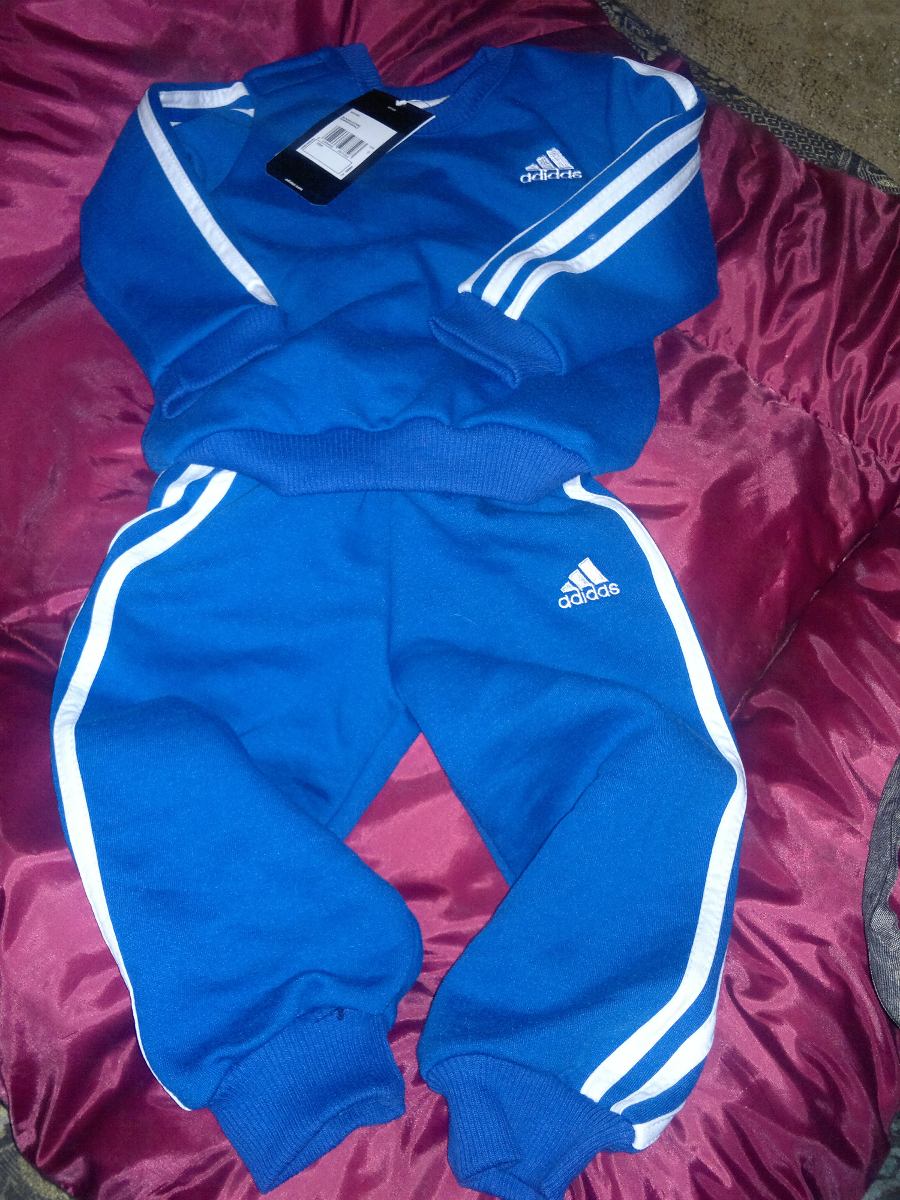 conjunto deportivo azul para niños