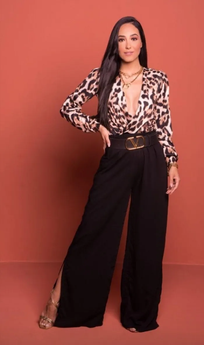 calça pantalona preta com body