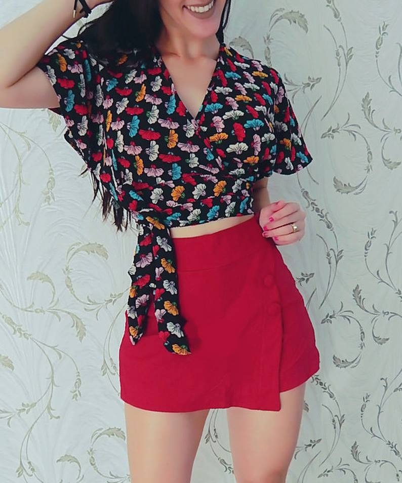 short saia vermelho