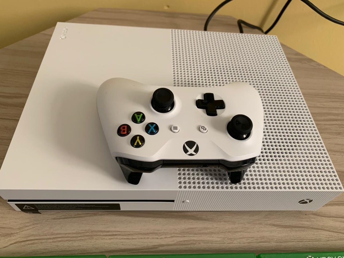 Console Xbox One S 1tb Branco Microsoft Com 3 Jogos R