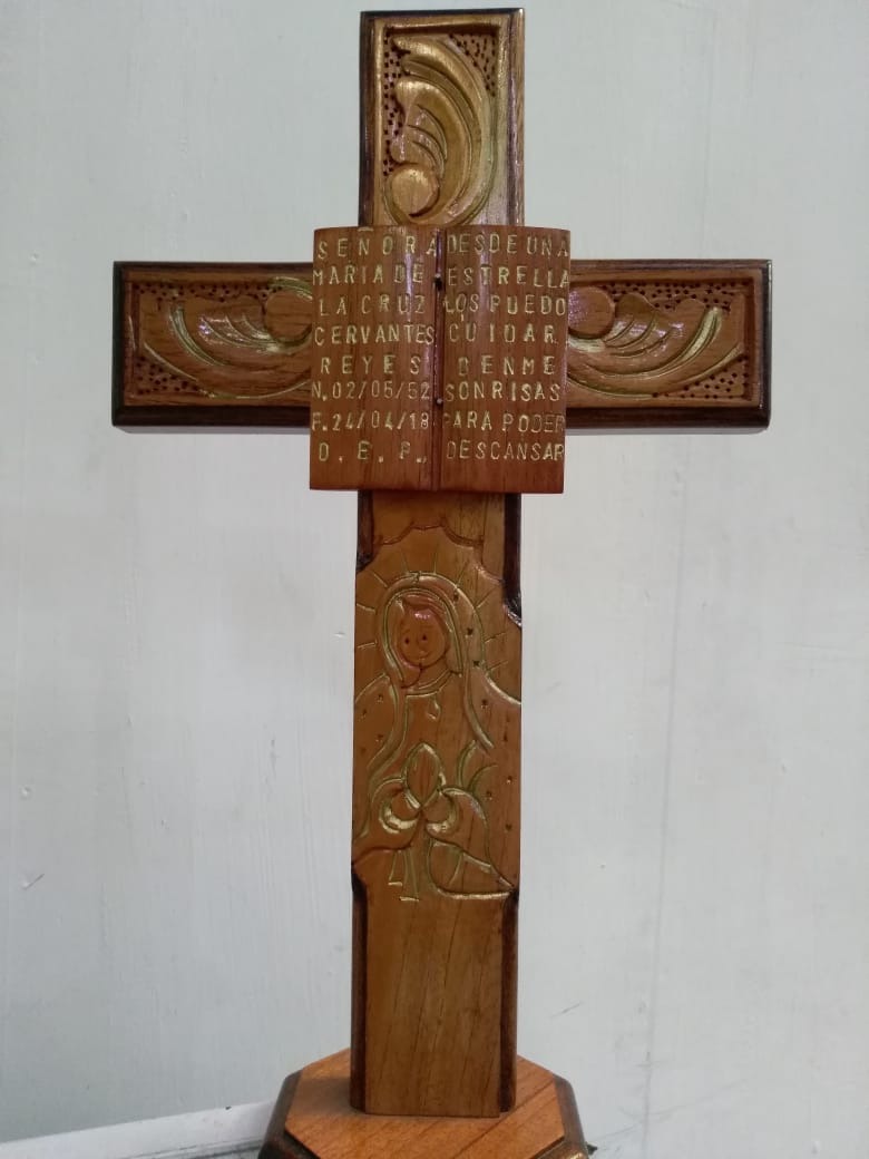 Cruz De Cedro Para Difunto Virgen, Grabada Y Decorada - $ 780.00 en
