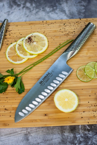 cuchillo global santoku alveolado g80