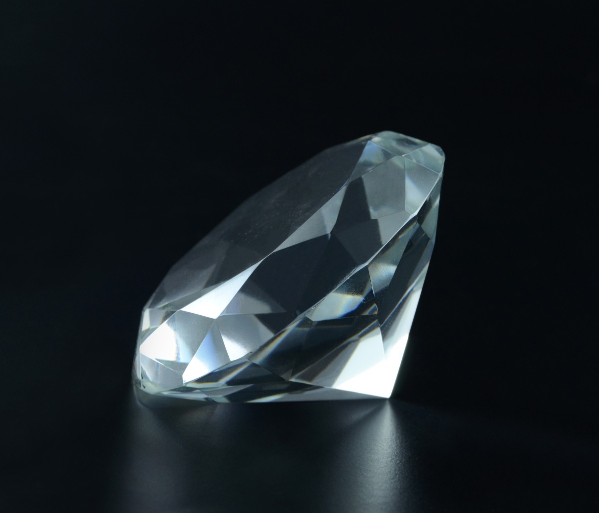 Resultado de imagem para diamante e vidro