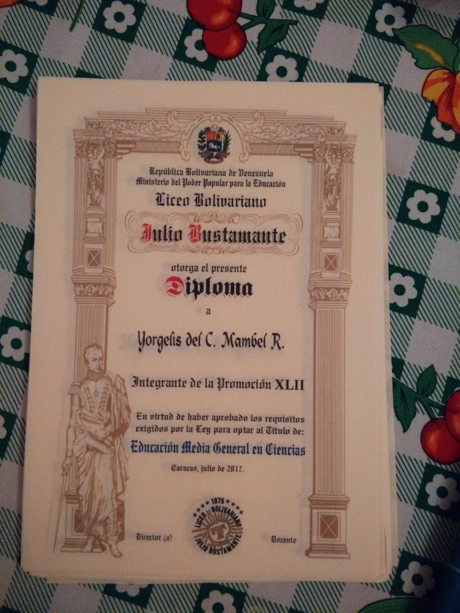 Diplomas Actos Graduaciones Pergamino Italiano Alemán - Bs 