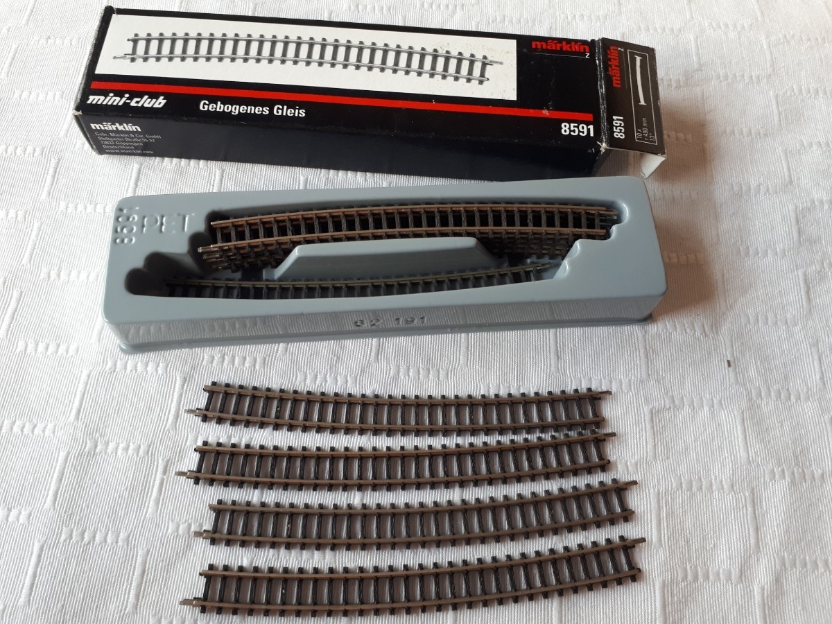 Märklin Z 8591 Gebogenes Gleis R490 mm 13°