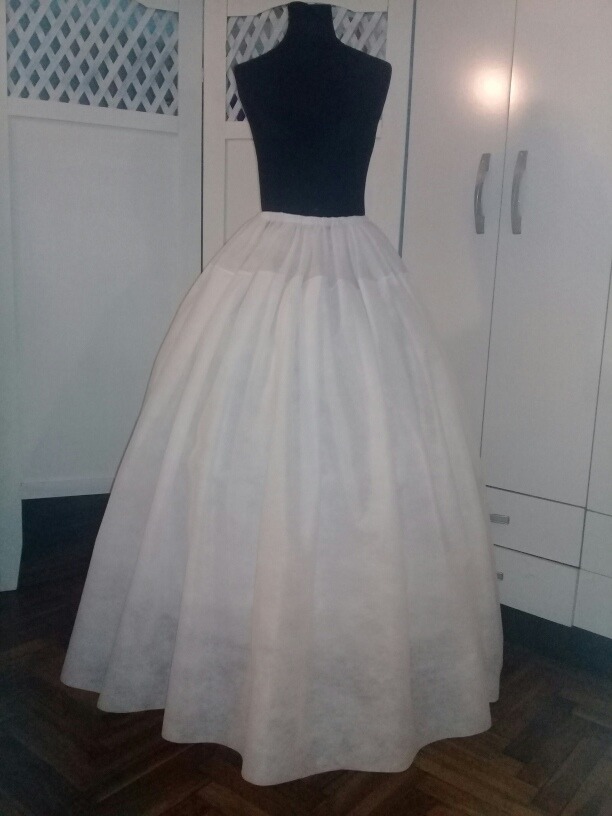 enagua- miriñaque para vestido de novia , 15 años. 3 aros - $ 640,00