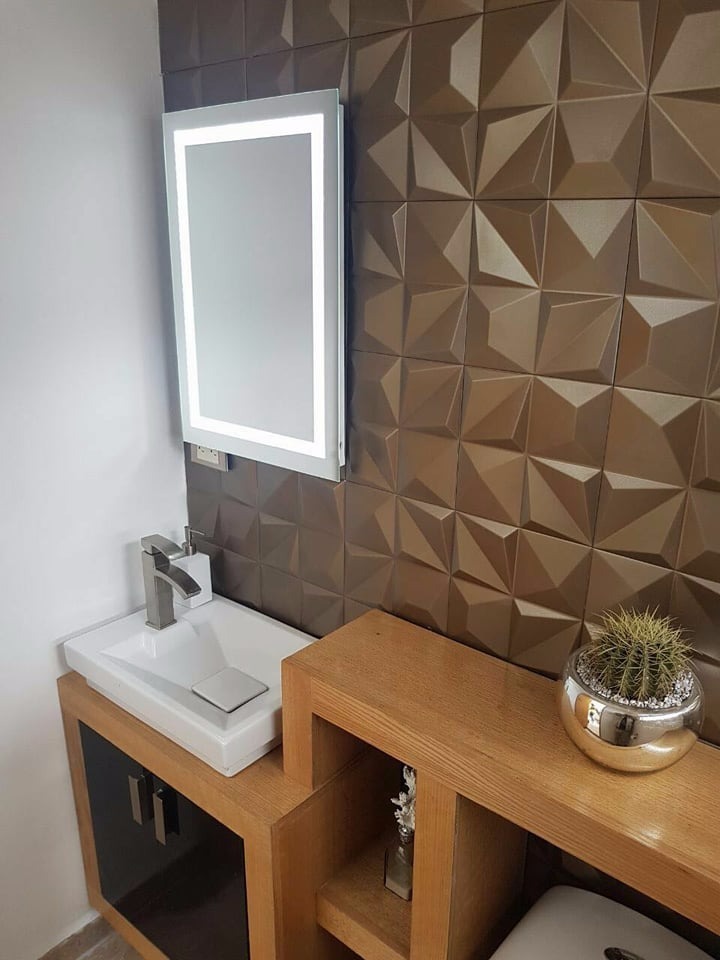 Espejo Par Baño Electrónico Con Luz Led Integrada De 45x65cm - $ 1,950.