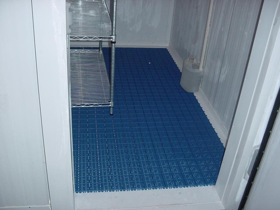 Estrado De Plastico Para Piso Estrado Piso Plástico Modular Flexível Queima De Estoque! - R$ 9,50 em
