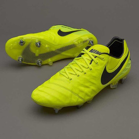 Botines Nike 2013 Adultos Chubut - Botines de Fútbol Amarillo en Campana en  Mercado Libre Argentina