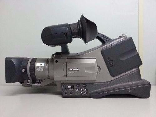 Panasonic AG-DVC7 Mini DV Camcorder