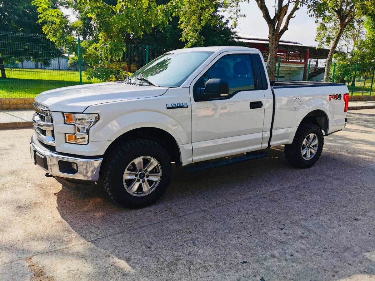 Ford Lobo 5.0l Cabina Regular Xlt V8 4x4 At 2016 438,000 en Mercado