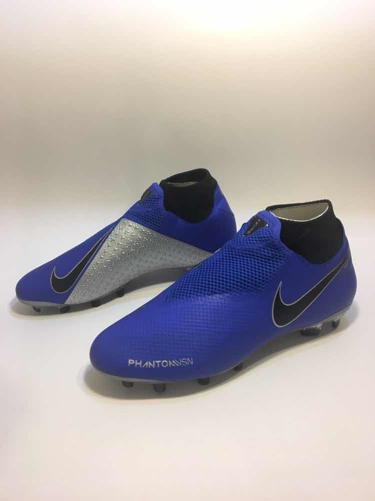 Men's Phantom Football shoes. Nike.com SG