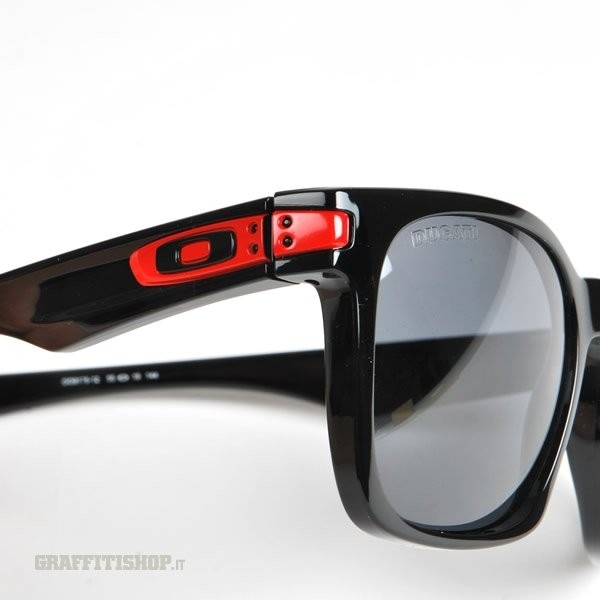 oakley garage rock ducati