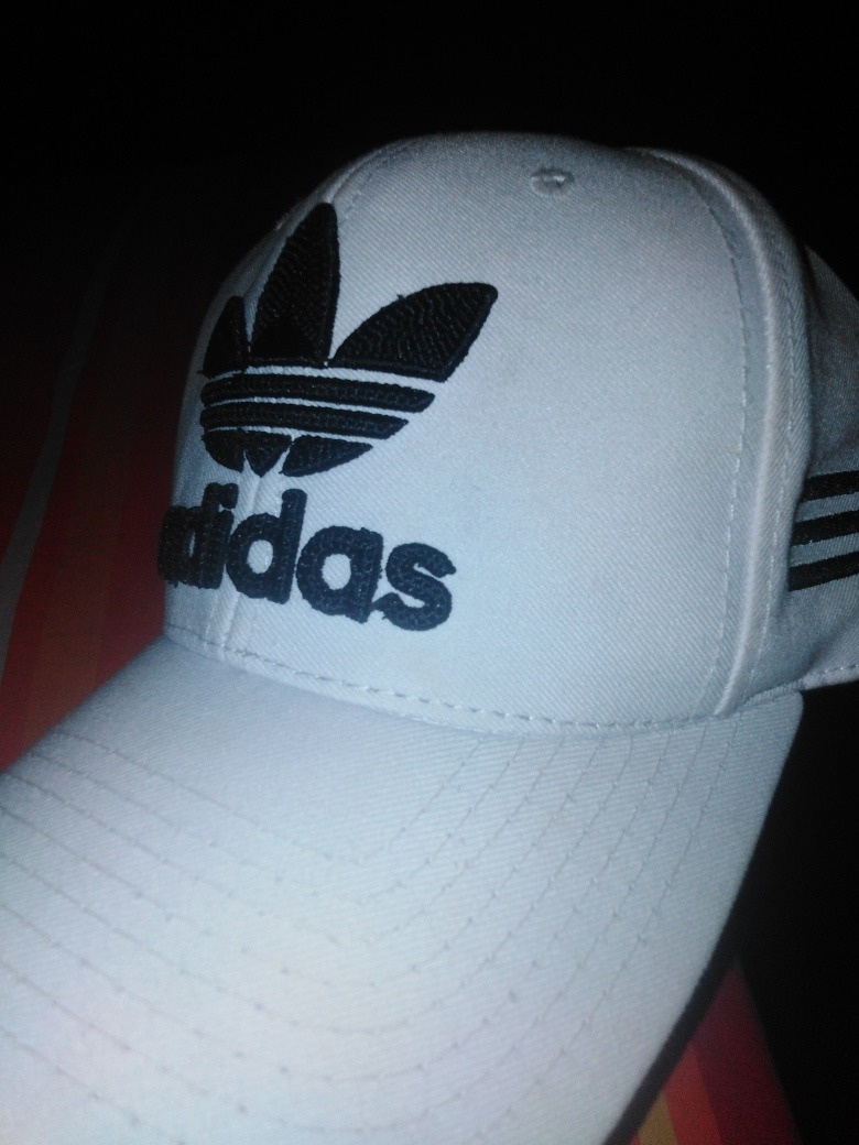 precio gorra adidas original