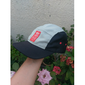 gorras adidas foot locker