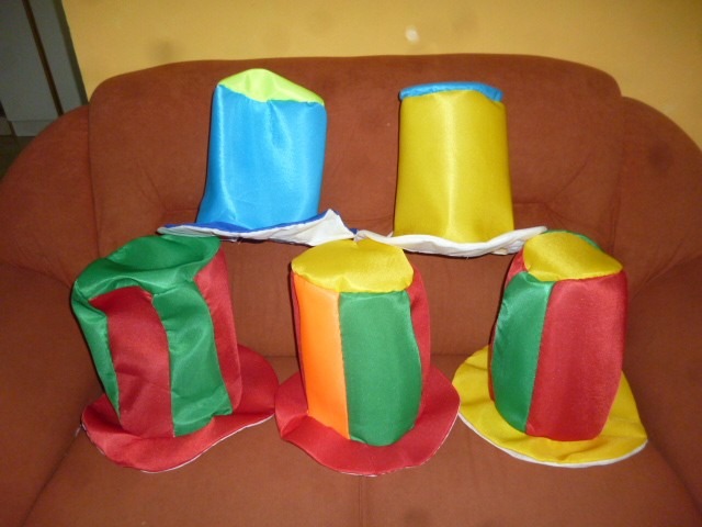 Gorros para 15 años Empresas de cotillón para 15 Años - Fiestas de 15 Años - carnaval carioca, sombreros de goma espuma, sombreros temáticos, cotillón temático, halloween, Mascaras venecianas, disfraces, gorros, cotillón artesanal, cotillón fluor, luminoso, venta de cotillón por mayor, venta de cotillón para fiestas, Venta de artículos para Carnaval carioca para 15 Años - Fiestas de 15 Años.