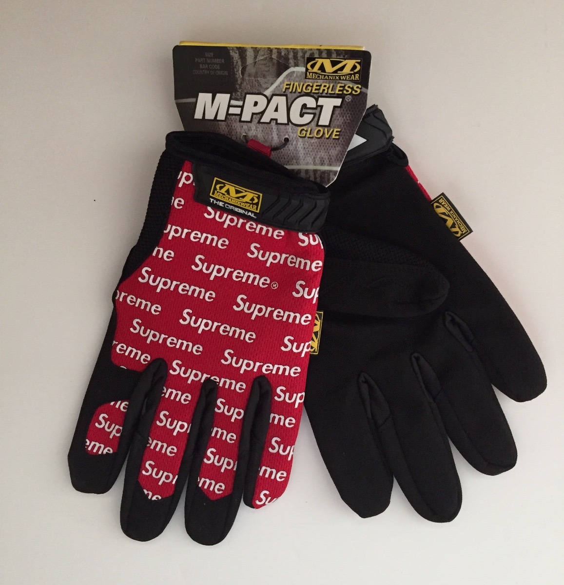 Supreme x Nike ⚡️ los GUANTES de FÚTBOL Supreme x Nike ⚡️ los GUANTES de FÚTBOL