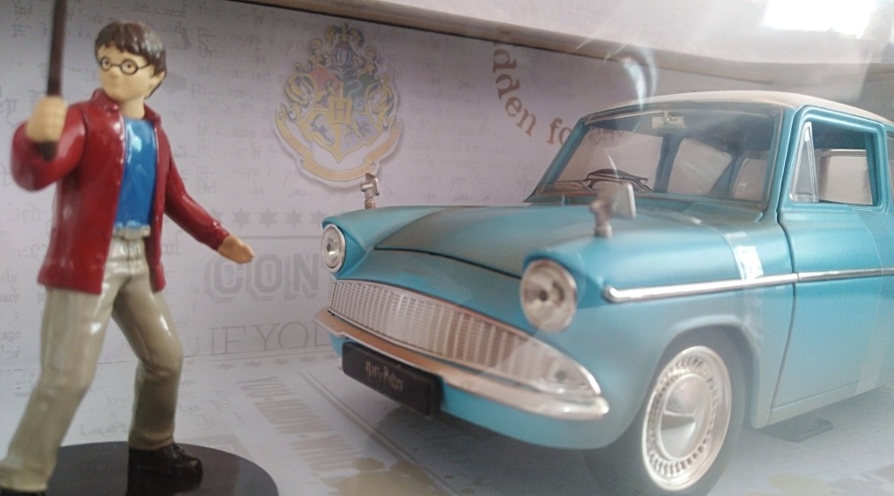 Jada Modelo DieCast Ford Anglia con Figura Metal Harry Potter Escala 1//24