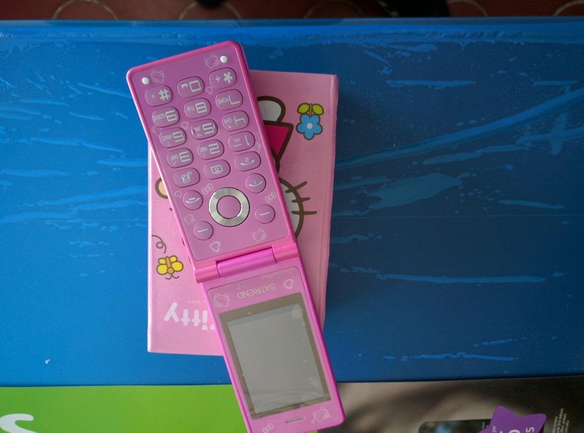 Hello Kitty Flip Phone .$1599 Con Envio. - $ 1,599.00 en Mercado Libre