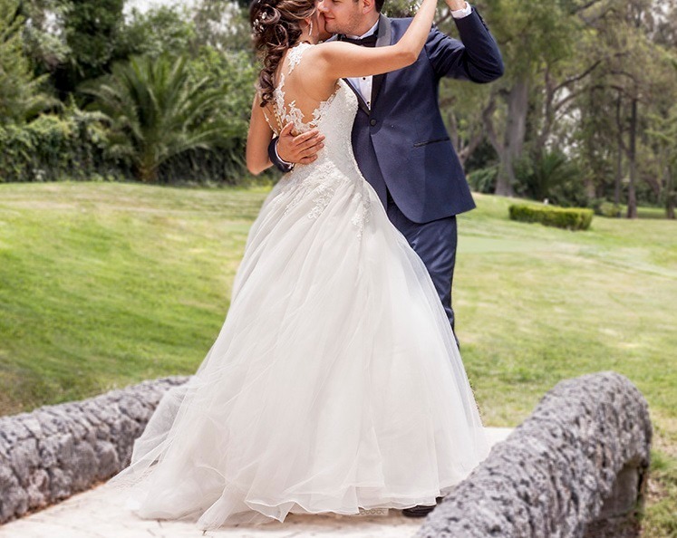 hermoso vestido de novia, ivory , essence t-8 c/ tintoreria