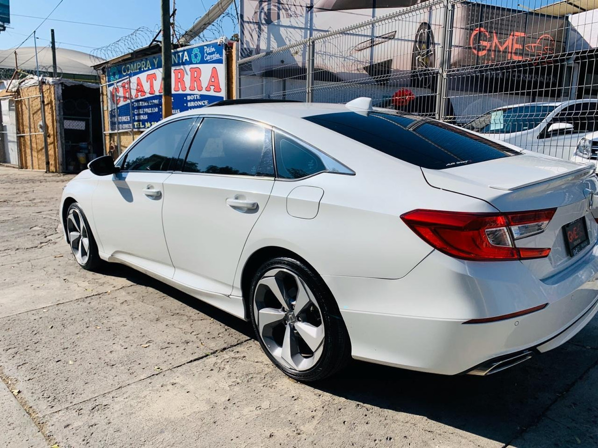 Honda Accord 2.0 Touring At 2018 465,000 en Mercado Libre