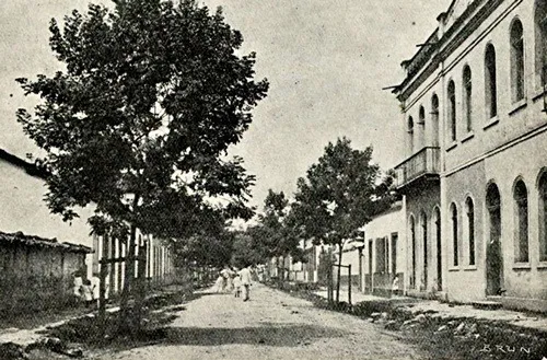 imagem 1915 rua direita teÃ³filo otoni-mg reproduÃ§Ã£o f. grÃ¡ti