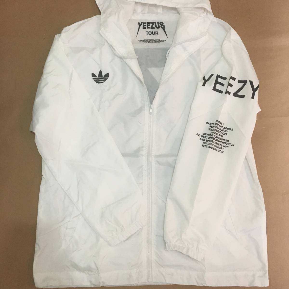 yeezy jacke original