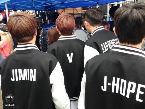 Jaqueta College Bts Jimin Bangtan Frete Gratis+ Colar - R$ 180,00 em Mercado Livre