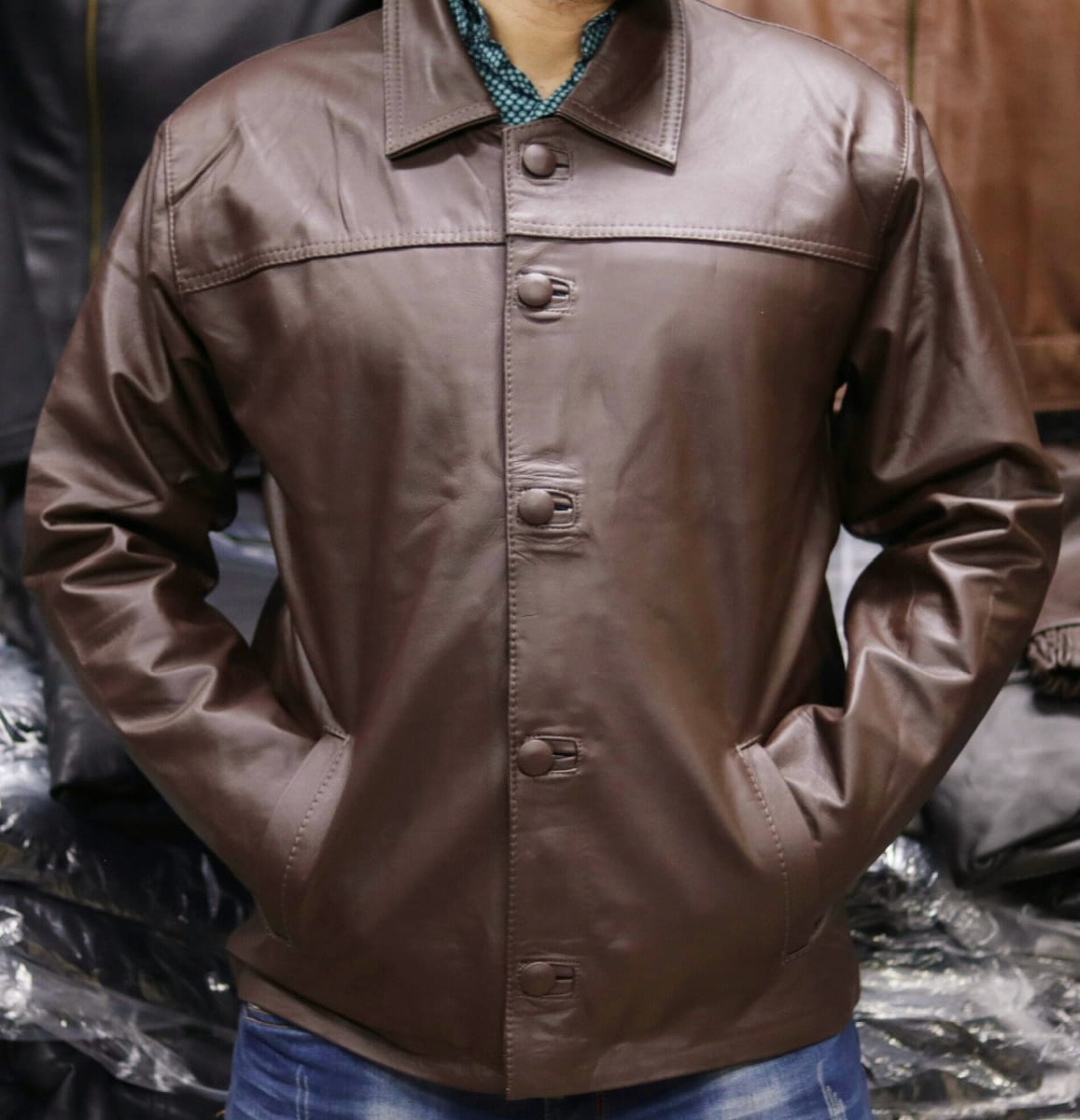 jaqueta de couro masculina com botão
