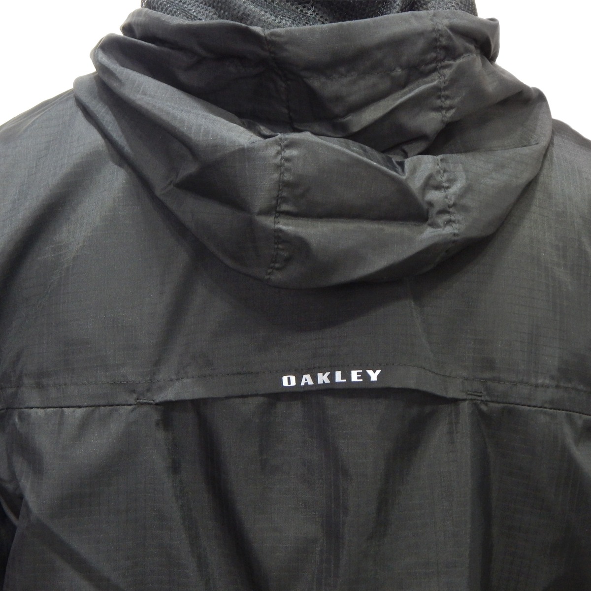 casaco oakley preto