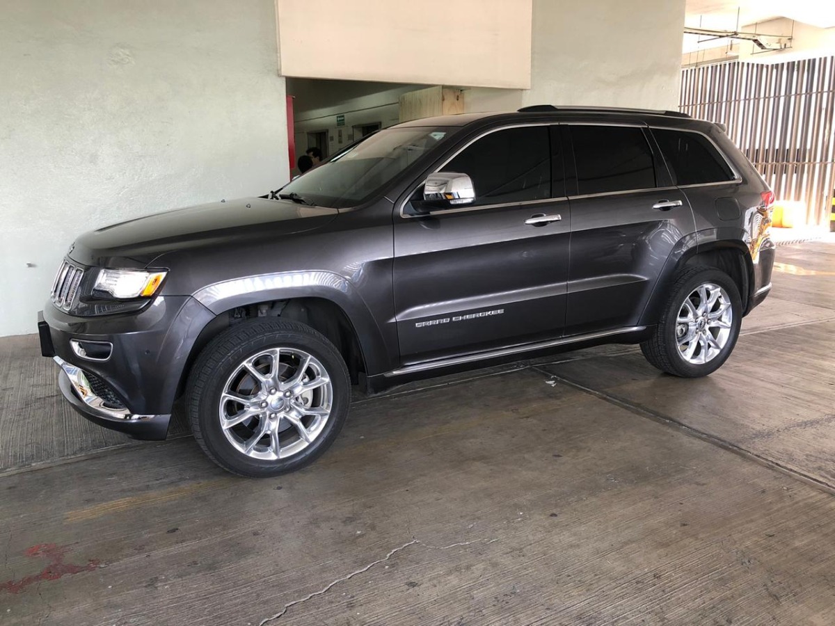 Jeep Grand Cherokee Summit 4 X 4 8 Cil 2015 480,000 en