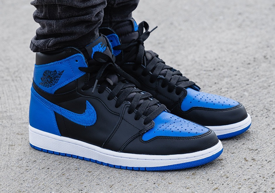 Черно синие найки. Nike Air Jordan 1 Blue. Nike Air Jordan 1 Royal Blue. Nike Air Jordan 1. Nike Air Jordan 1 Mid Royal.