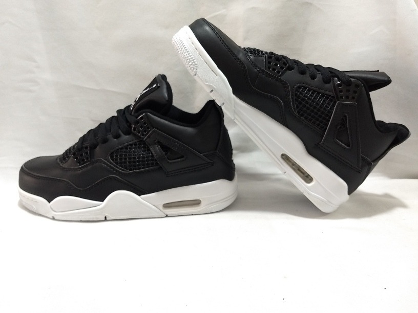 jordan 4 negro con blanco