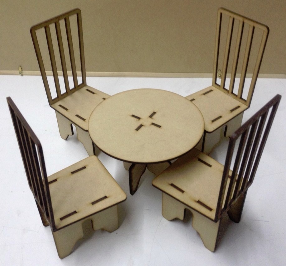 Comedor 4 Para Sillas Muñeca Barbie Mesa Juego Y IYybfv76gm