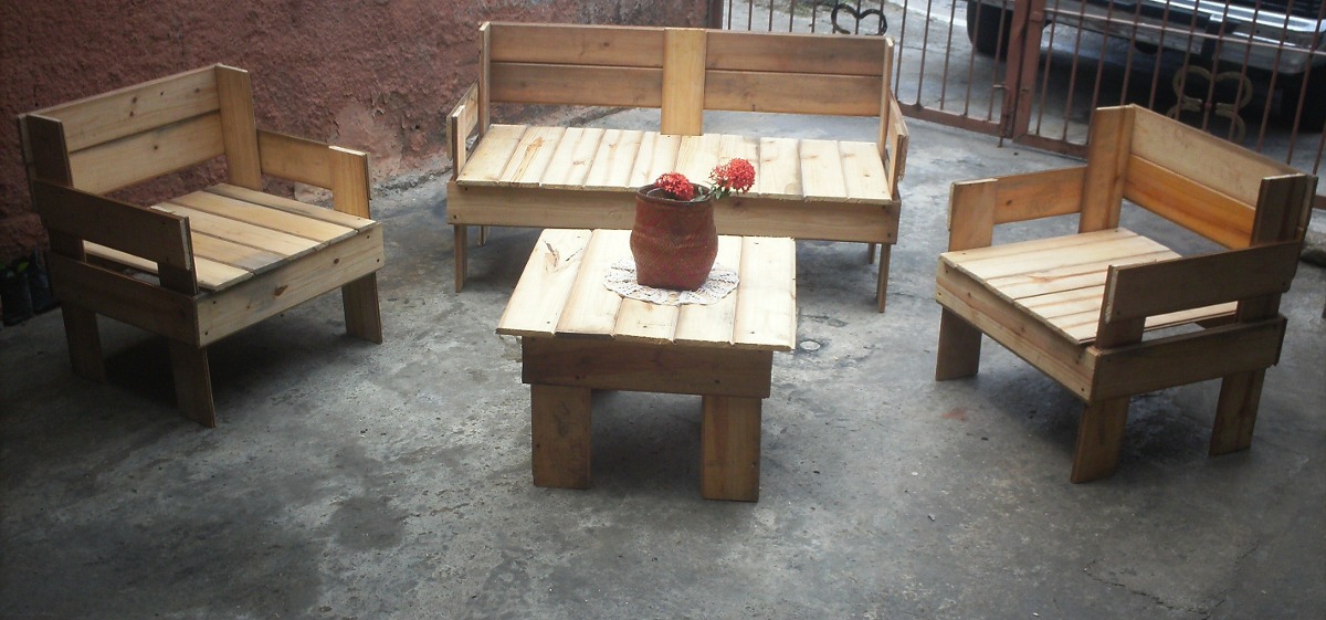 Juego de muebles de madera de pino bs. 85.000,00 en mercado libre