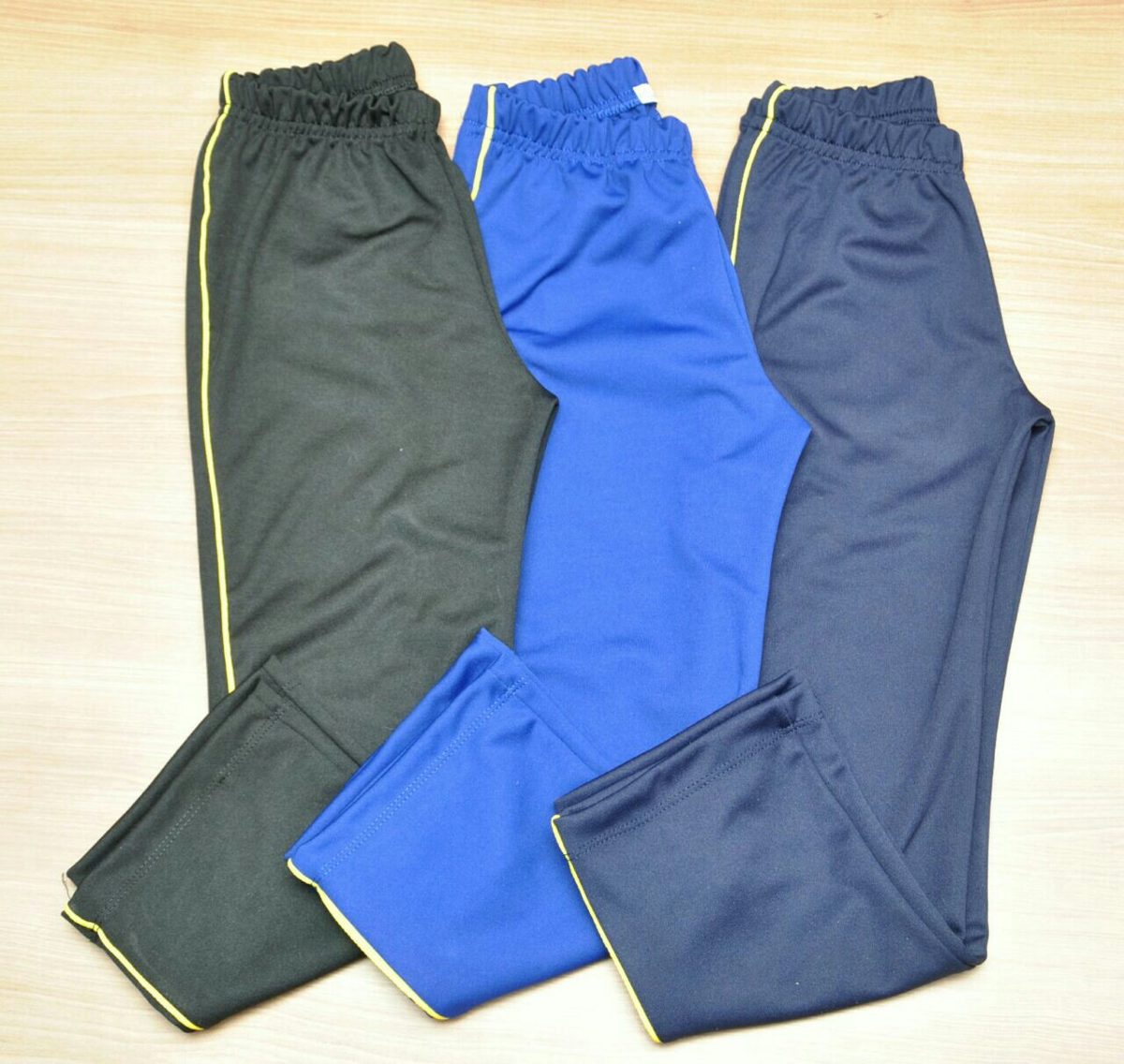 calça de farda escolar