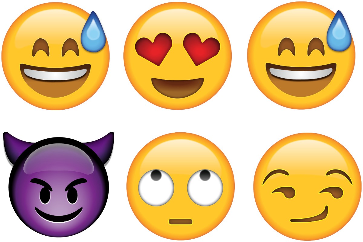 Rosto de emoji engraçado com chifres de diabo na impressão de t