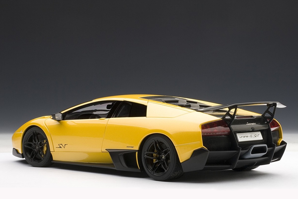 lamborghini-murcielago-lp670-4-sv-metallic-yellow-D_NQ_NP_19999-MLM20181117843_102014-F.jpg